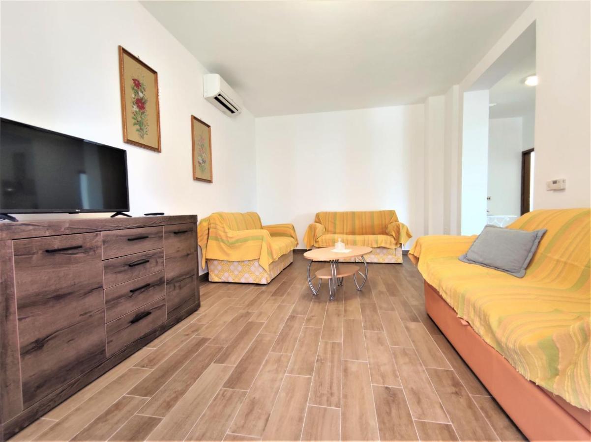 Apartments Morena Rakalj Экстерьер фото